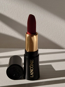 Lancome L'Absolu Rouge 196 Drama Matte mini huulepulk (3 foto / 3)