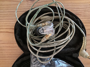 Shure SE215 PRO (1 фото из 3)