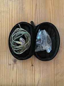 Shure SE215 PRO (2 фото из 3)