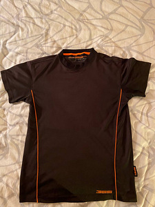Must sportlik T-särk/ sport T-shirt/ спортивная футболка