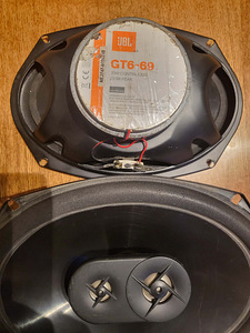 Автомобильные колонки JBL (2 фото из 2)