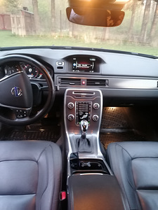 Volvo V70 2,0 17 (7 foto / 11)