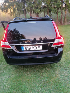 Volvo V70 2,0 17 (8 foto / 11)