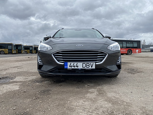 Ford Focus Universaal (3 foto / 12)