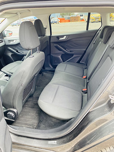Ford Focus Universaal (12 foto / 12)