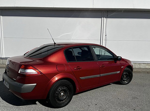 Renault Megane (4 foto / 8)