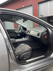 Jaguar xf (6 фото из 9)
