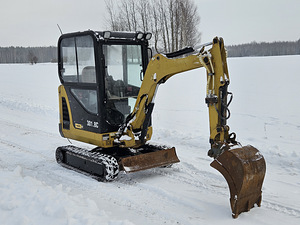 ЭКСКАВАТОР CAT 301.8 (6 фото из 10)