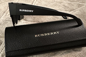 Солнечные очки Burbbery (5 фото из 5)