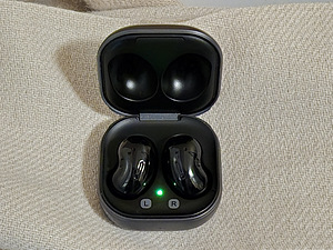 Samsung Galaxy Buds Live (2 foto / 3)