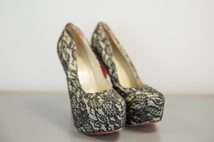 Туфли на платформе Christian Louboutin (2 фото из 7)