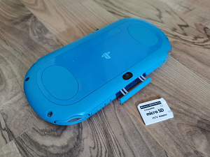 PSVita PlayStation Vita mängukonsool sinine PCH-2000 (9 foto / 10)