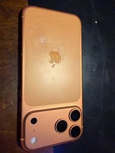 iPhone 17 Pro Max, Orange, 256Gb, tagumine klaas katki (2 foto / 5)