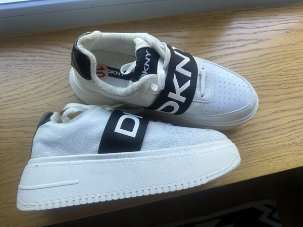 DKNY jalanõud