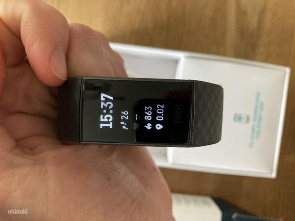 Fitbit Charge 3 (фото #2)
