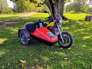Honda VF 750 Magna sidecar külgkorviga V4 60kW (6 foto / 9)