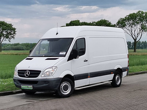 Mercedes Benz (1 фото из 2)