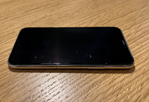iPhone 11 pro 256gb + kaks Karl korpust (3 foto / 5)