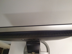 Монитор Dell 2405FPW (6 фото из 9)