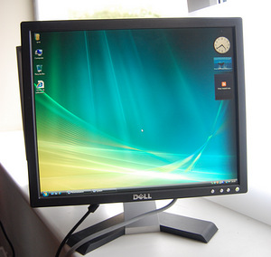 Dell Ultrasharp 17" monitor DVI-ga
