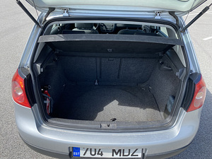 Volkswagen Golf V 2004 2.0 TDI 103kw (8 foto / 10)