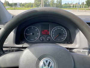 Volkswagen Golf V 2004 2.0 TDI 103kw (9 foto / 10)