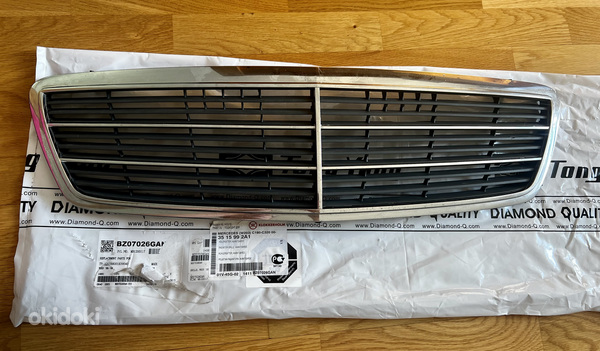 Решетка радиатора Mercedes-Benz W203, A2038800183 (фото #1)