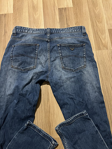 Джинсы Armani (3 фото из 3)