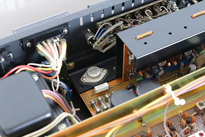 Sansui 661 ressiiver (1971-76, 2x27W, 10 kg) (8 foto / 10)