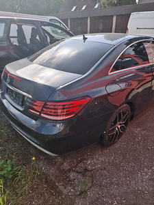 Mercedes Benz E 250 Coupe AMG (4 foto / 10)