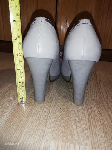 Женские туфли на каблуке, размер 38 (фото #2)