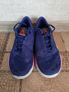 Naiste laste spordijalatsid Reebok 35 (6 foto / 8)