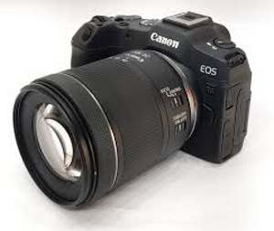 Canon EOS R8 fullframe cam + RF 24-105mm f/4-7.1 IS S (1 foto / 1)