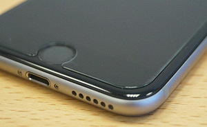 Защитные стекла для телефонов iPhone с УФ клеем (3 фото из 6)