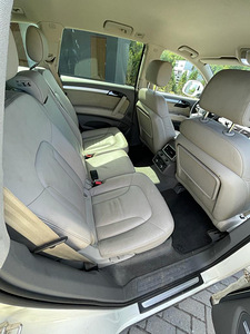 Audi Q7 3.0L V6 Quattro (9 foto / 12)
