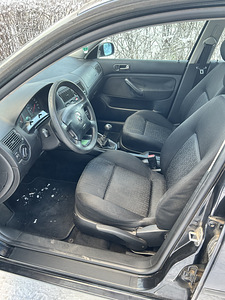 VOLKSWAGEN GOLF 4 (7 foto / 9)