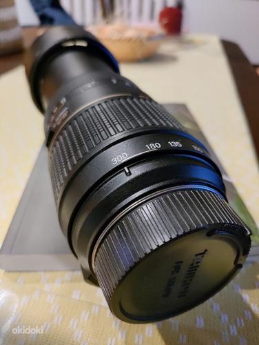 Tamron Di AF 70-300mm f/4.0-5.6 для Nikon + солнцезащитный козырек (фото #2)