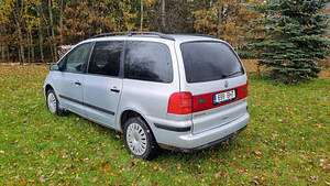 Продается vw sharan 1.9tdi.96kw.2003a. (3 фото из 11)