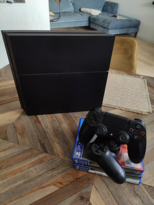 Playstation 4 1TB (3 foto / 3)