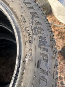Резина Goodyear 205/60/16 (2 фото из 4)