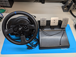 Thrustmaster T300 RS GT Edition (2 фото из 6)