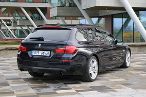 BMW 535 M-pakett 3.0 R6 220kW (4 foto / 15)