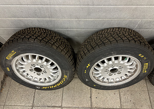 Гравийные шины Pirelli на дисках E36 (3 фото из 3)
