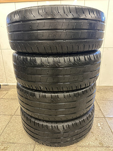 225/55R17C Continental (2 foto / 4)