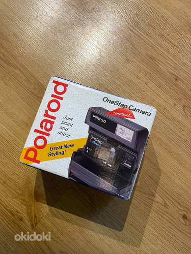 Polaroid 636 one step close up instant film camera