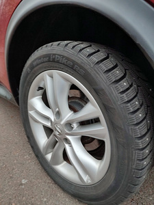 Nissan Juke (8 фото из 10)