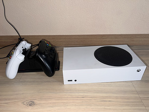 Xbox series 512GB SSD + 2 pulti ja dock (1 foto / 1)