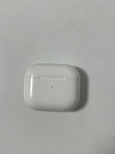 AirPods 3-го поколения (3 фото из 3)