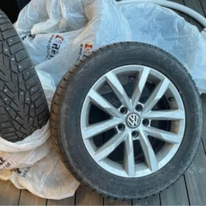Оригинальные диски VW Passat и шины Nokian Hakkapeliitta (1 фото из 3)