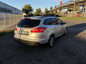 Ford Focus 2.0 2016 (6 фото из 13)